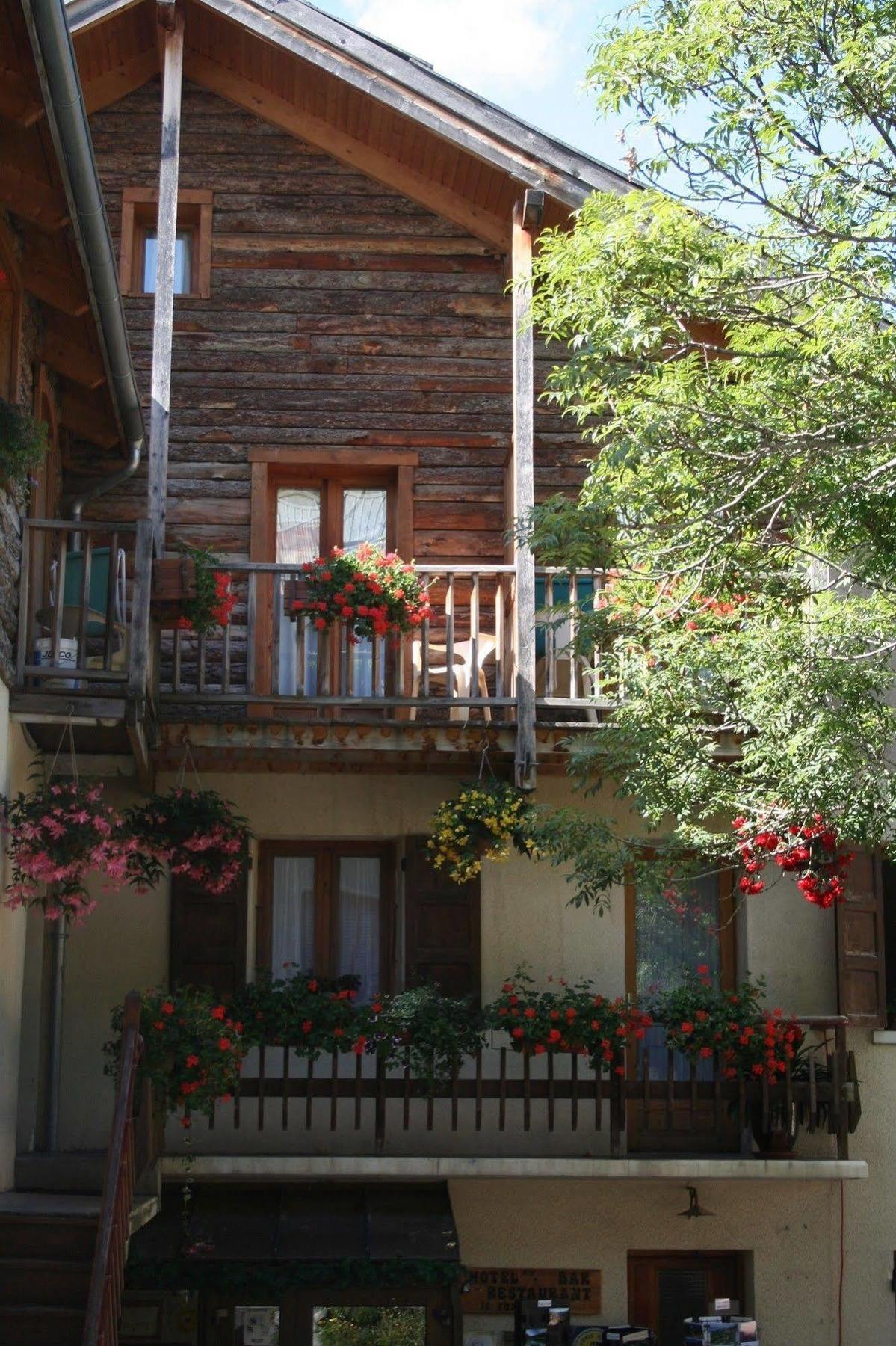 Hotel Le Chamois Logis โมลีนส์-ออง-กีราส ภายนอก รูปภาพ