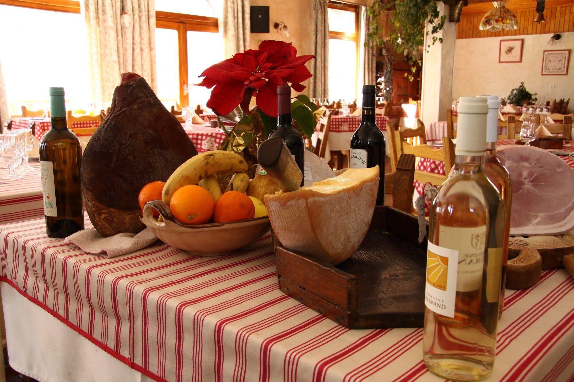 Hotel Le Chamois Logis โมลีนส์-ออง-กีราส ภายนอก รูปภาพ