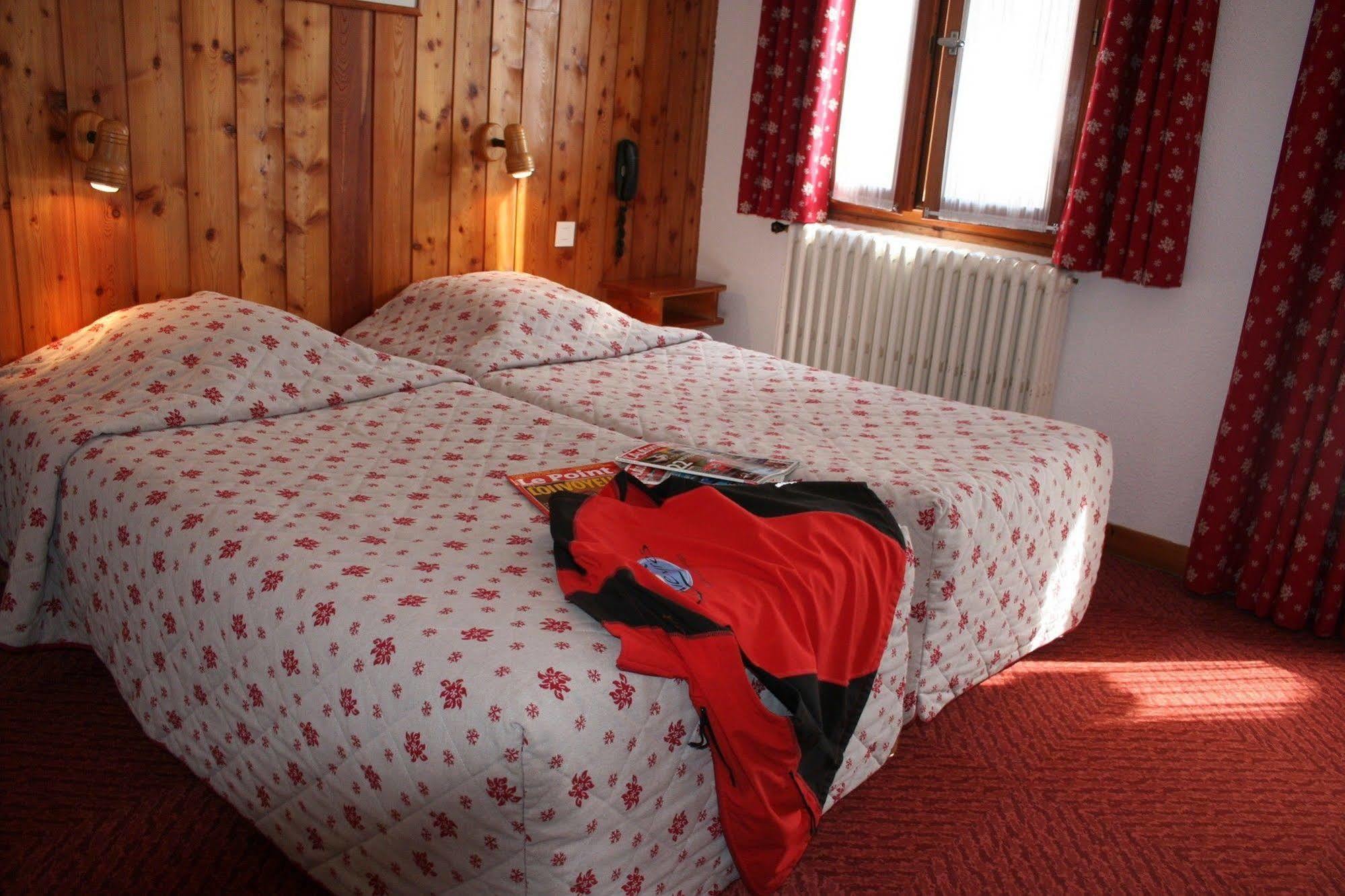 Hotel Le Chamois Logis โมลีนส์-ออง-กีราส ภายนอก รูปภาพ