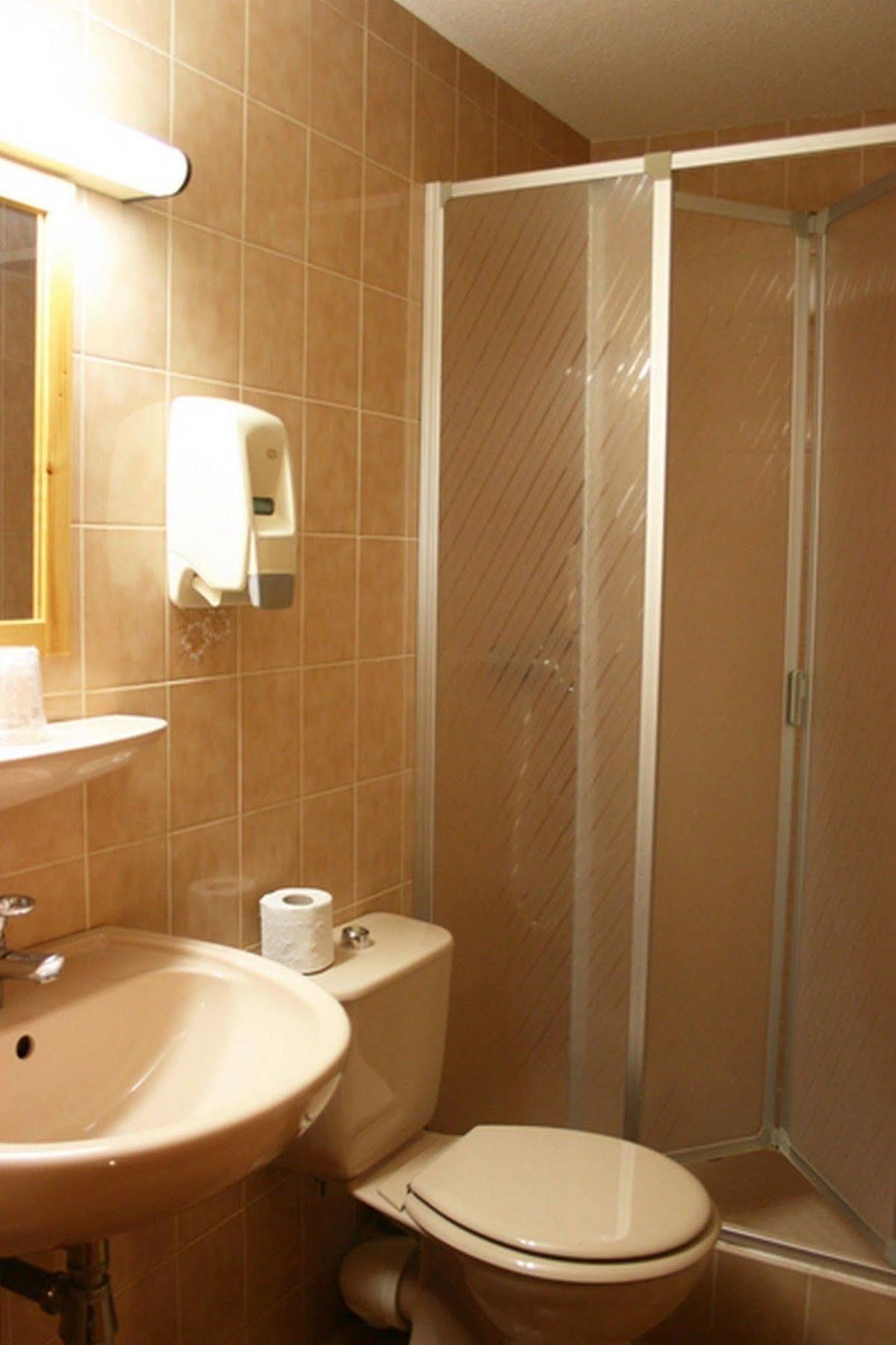 Hotel Le Chamois Logis โมลีนส์-ออง-กีราส ภายนอก รูปภาพ
