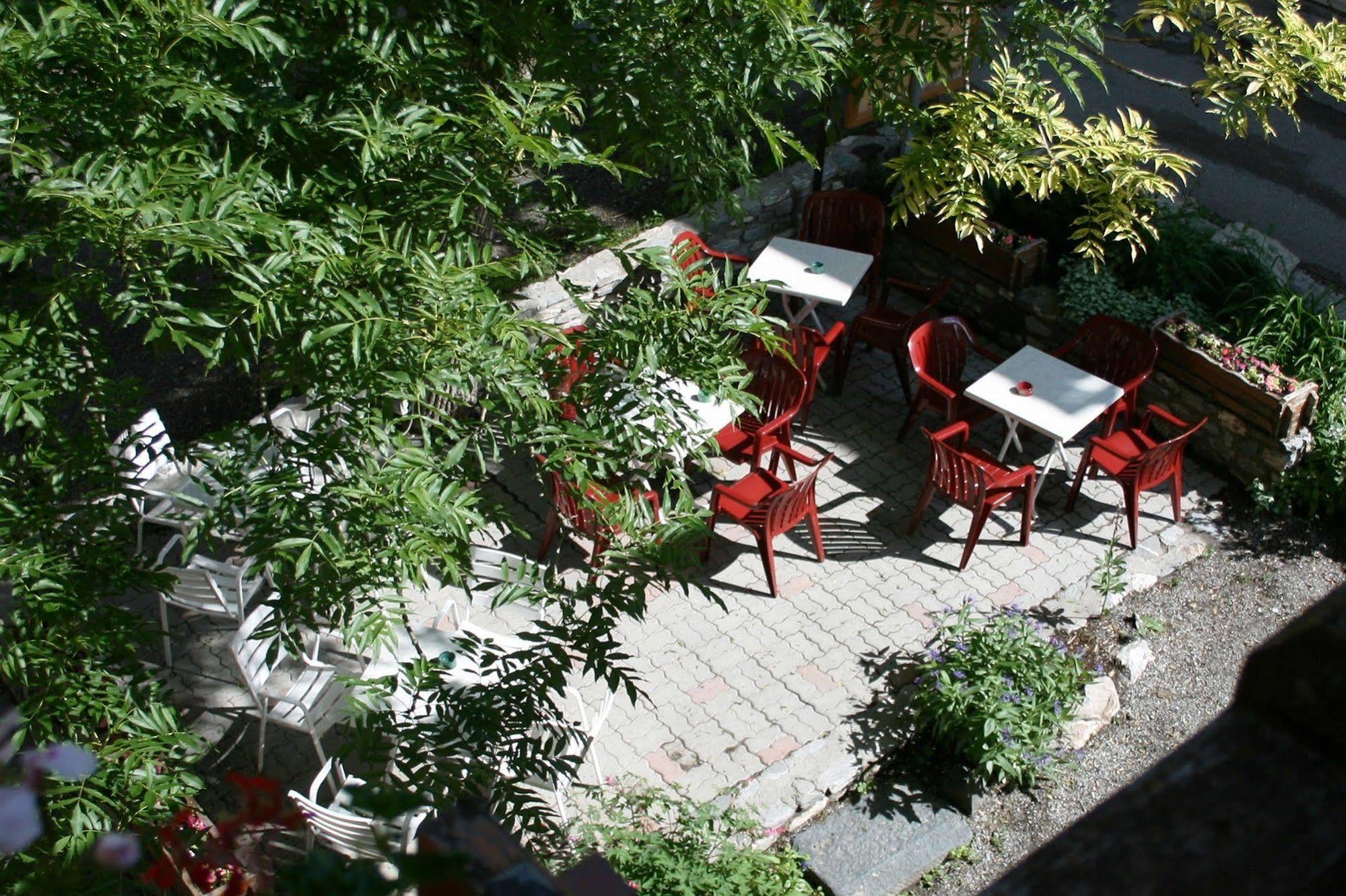 Hotel Le Chamois Logis โมลีนส์-ออง-กีราส ภายนอก รูปภาพ